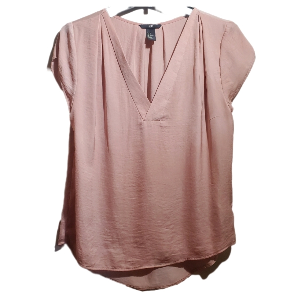 H&M Conscious Silky Blush Popover Vee Neck Blouse Women’s Size 6 EUC